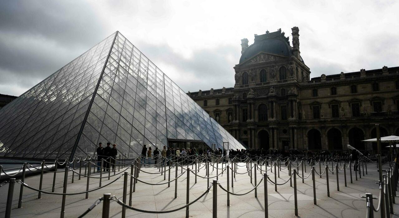 https://statics.cedscdn.it/photos/MED_HIGH/2026/07/13/9648979_13175419_furto_louvre_racconto_ladri_mandante_ricompensa.jpg