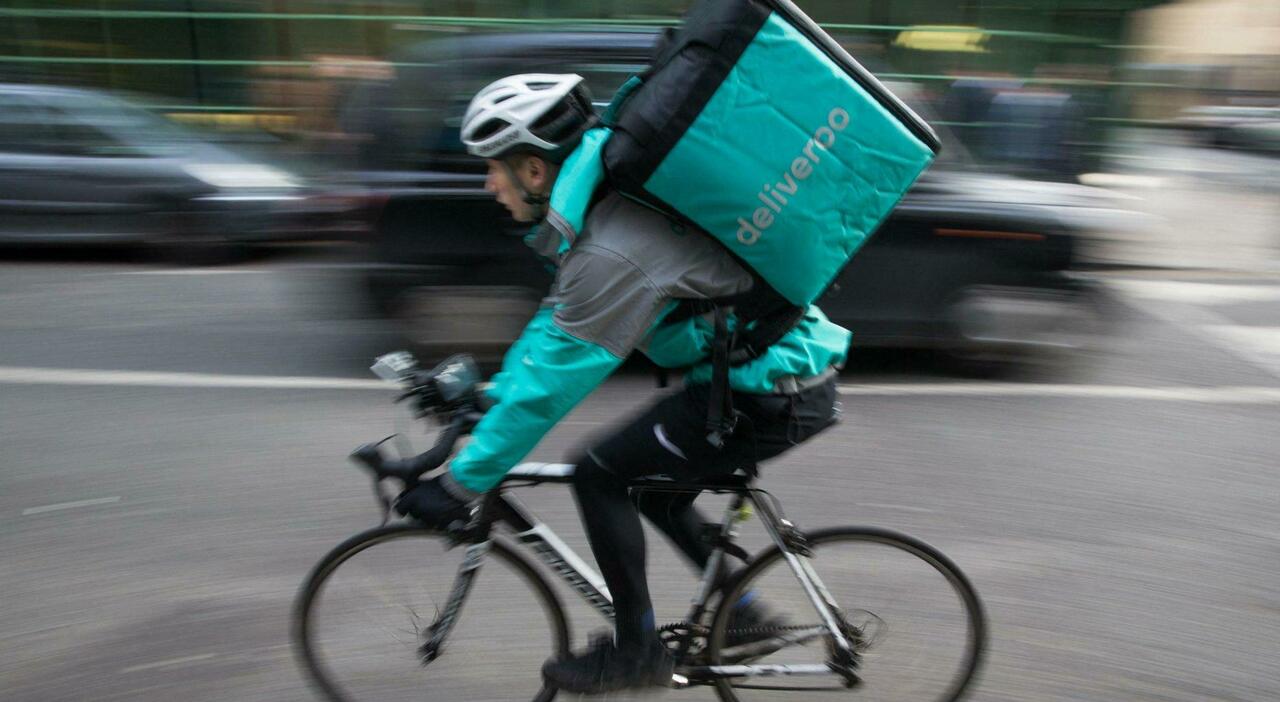 per non farci morire di caldo ci faranno morire di fame la protesta dei rider
