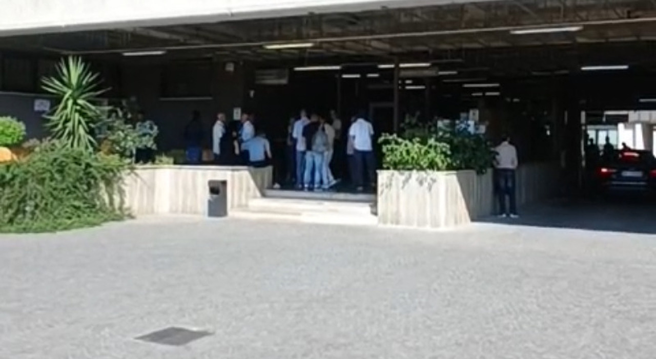foggia allarme bomba al tribunale evacuato il palazzo di giustizia paura tra avvocati e magistrati da Quotidianodipuglia.it foggia allarme bomba al tribunale evacuato il palazzo di giustizia paura tra avvocati e magistrati