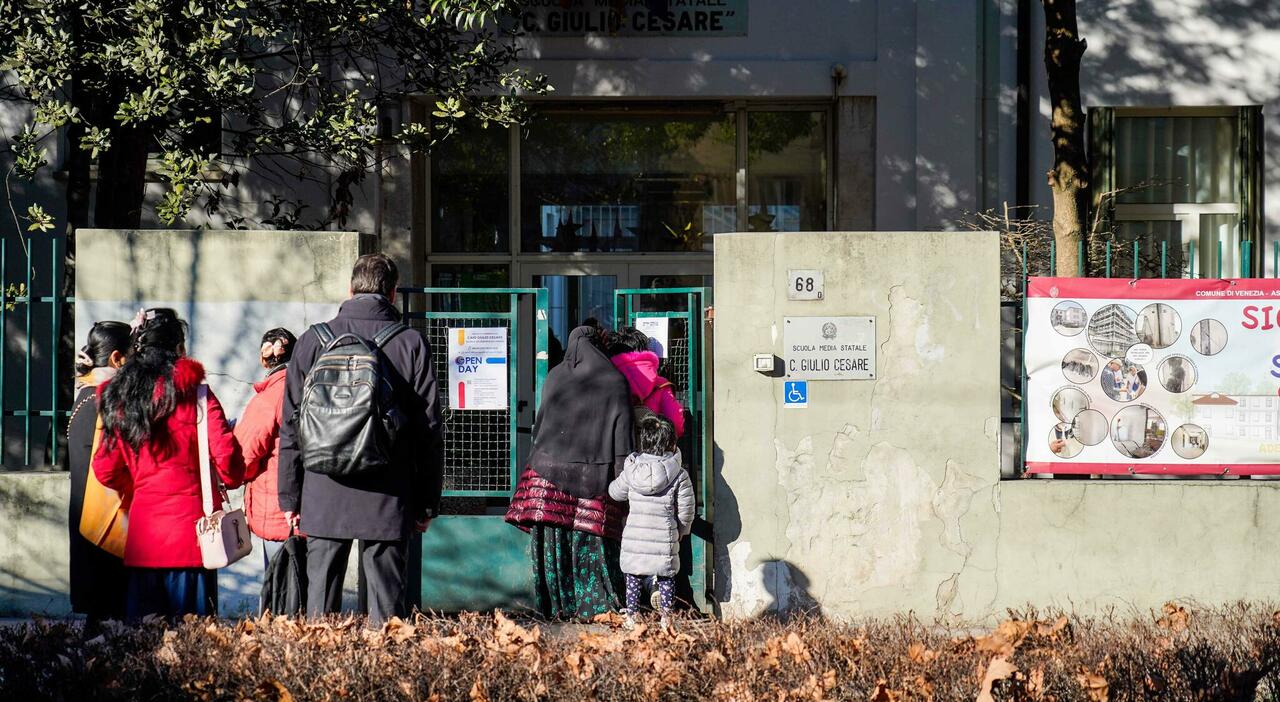 bambini iscritti in prima elementare spariti gli italiani tra i nuovi alunni 2 su 102 alla scuola dellinfanzia riesplode il caso alla giulio cesare da Ilgazzettino.it bambini iscritti in prima elementare spariti gli italiani tra i nuovi alunni 2 su 102 alla scuola dellinfanzia riesplode il caso alla giulio cesare