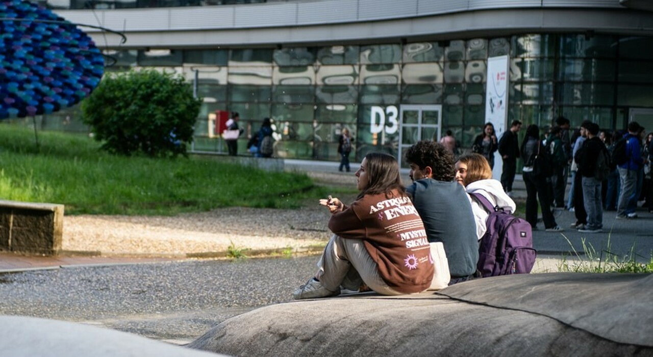 https://statics.cedscdn.it/photos/MED_HIGH/2026/07/21/9664153_21133158_studenti_universitari_migliori_citta_mondo_roma_milano_torino.jpg