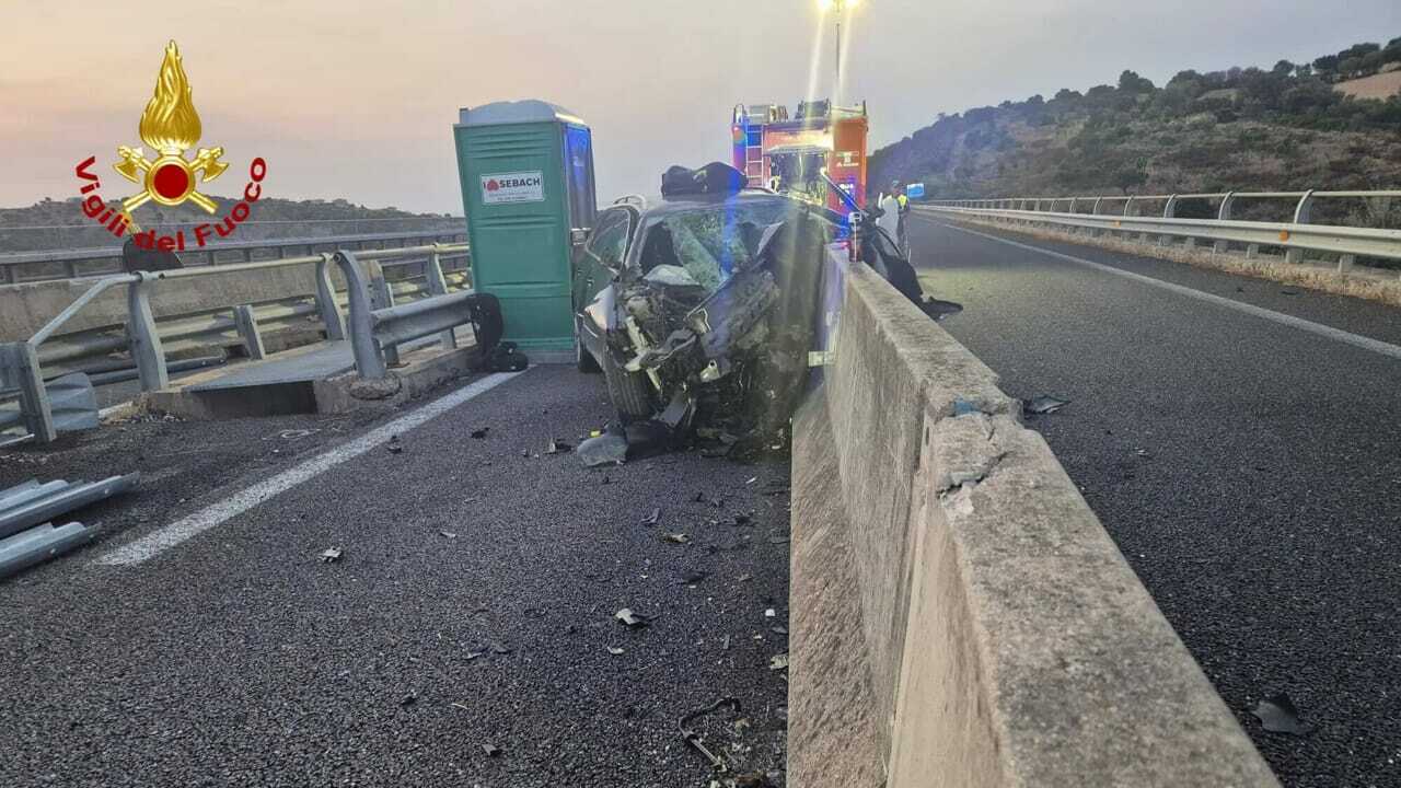 https://statics.cedscdn.it/photos/MED_HIGH/2026/07/22/9666379_22164228_budoni_morto_incidente_contromano.jpg