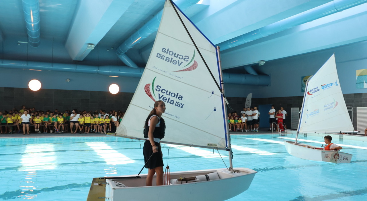la vela arriva a caivano l america s cup in piscina conquista i bambini da Ilmattino.it la vela arriva a caivano l america s cup in piscina conquista i bambini