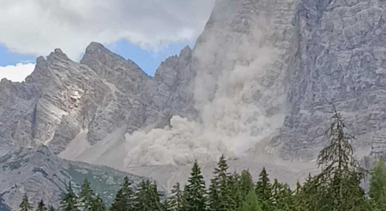 frana sul monte pelmo scariche ripetute di roccia in quota sul versante di selva di cadore da Ilgazzettino.it frana sul monte pelmo scariche ripetute di roccia in quota sul versante di selva di cadore
