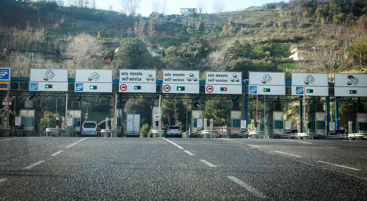 napoli percorre 5 chilometri in tangenziale contromano donna bloccata e patente ritirata da Ilmattino.it napoli percorre 5 chilometri in tangenziale contromano donna bloccata e patente ritirata