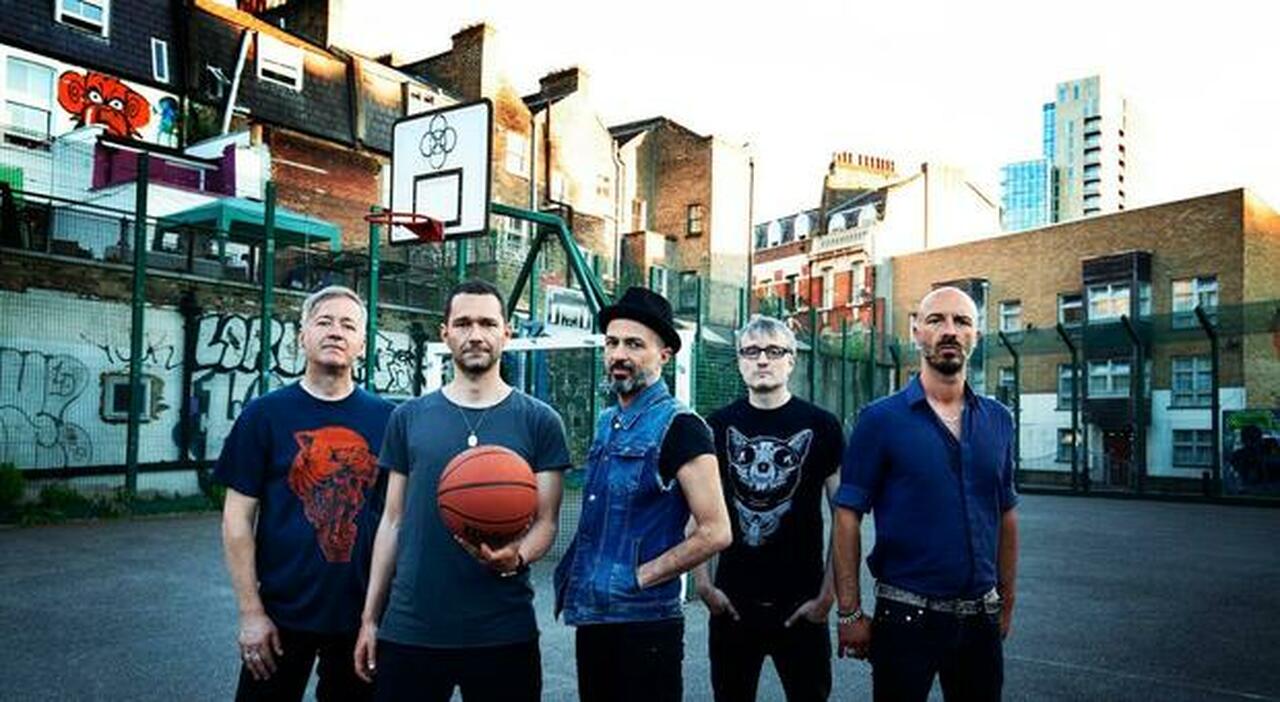 subsonica ad ancona 232 il giorno della sfida piazza cavour pronta ai 3mila fan prenotazioni sold out nei locali la mappa dei negozi aperti da Corriereadriatico.it subsonica ad ancona 232 il giorno della sfida piazza cavour pronta ai 3mila fan prenotazioni sold out nei locali la mappa dei negozi aperti