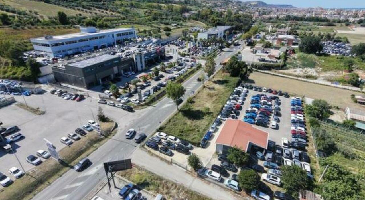 la grandine devasta la concessionaria emilcar di scartozzi avevamo mille auto parcheggiate ora contiamo danni per 5 milioni da Corriereadriatico.it la grandine devasta la concessionaria emilcar di scartozzi avevamo mille auto parcheggiate ora contiamo danni per 5 milioni