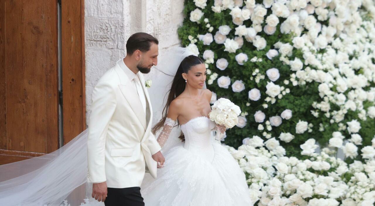 https://statics.cedscdn.it/photos/MED_HIGH/2026/07/24/9670765_24203555_donnarumma_matrimonio_favola_alessia_elefante_video_arrivo_chiesa_oggi.jpg