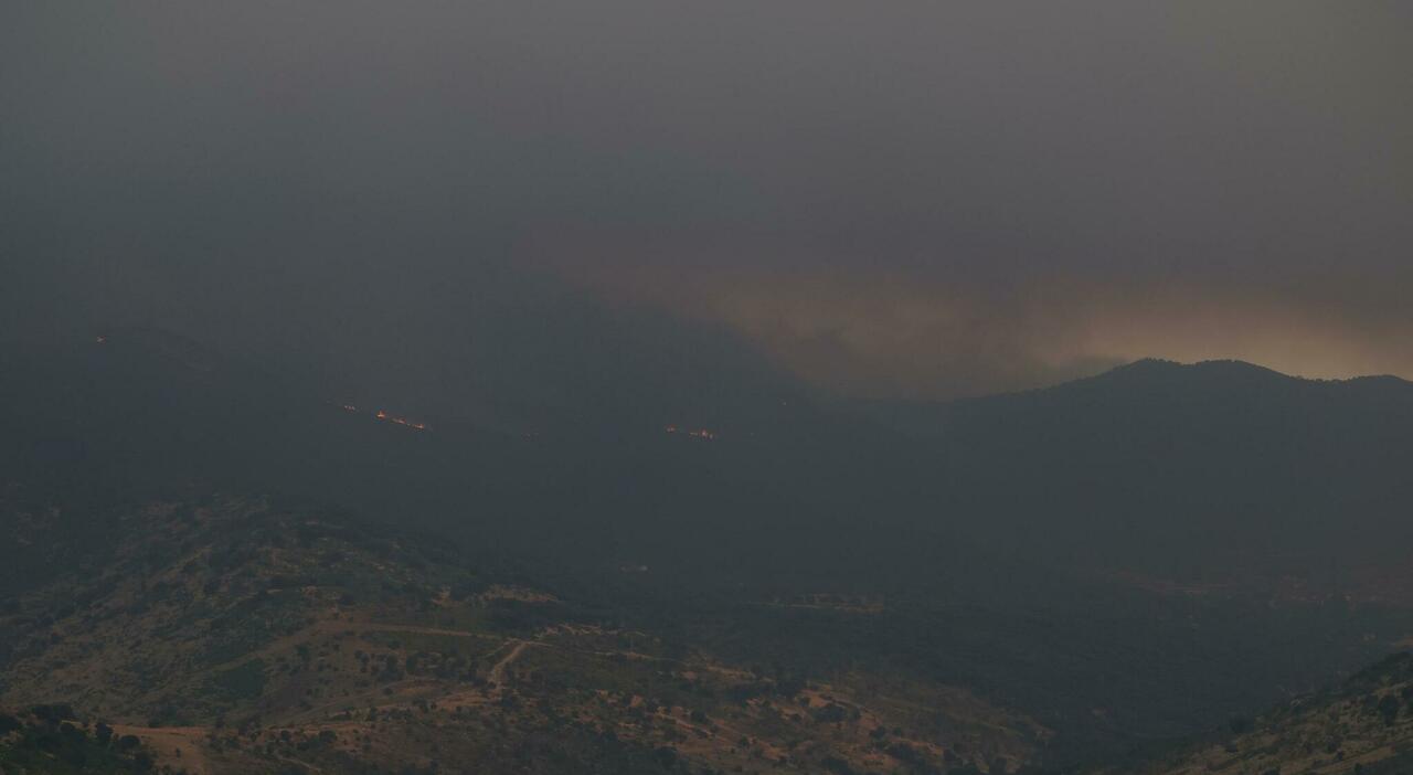 https://statics.cedscdn.it/photos/MED_HIGH/2026/07/24/9670794_24211017_incendio_madrid_impossibile_spegnerlo_cosa_sta_succedendo_oggi.jpg