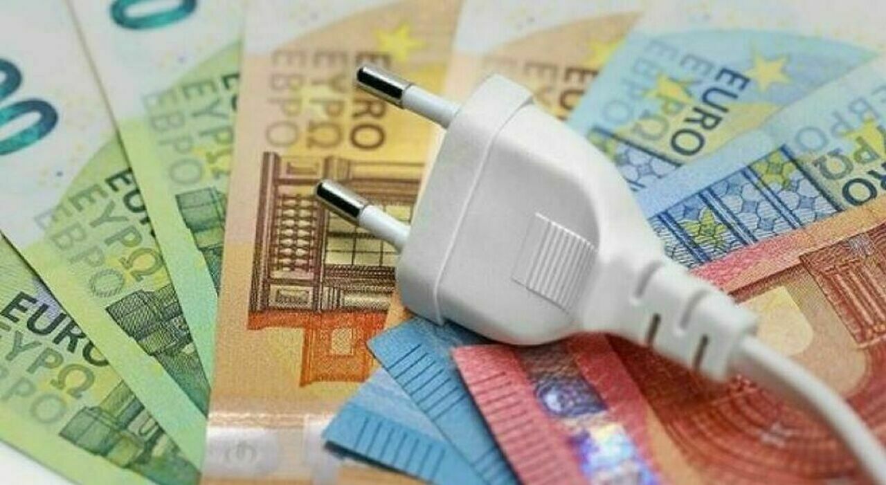 https://statics.cedscdn.it/photos/MED_HIGH/2026/07/25/9672108_25113035_guerra_iran_bollette_carburanti_29_miliardi_italia_effetti.jpg