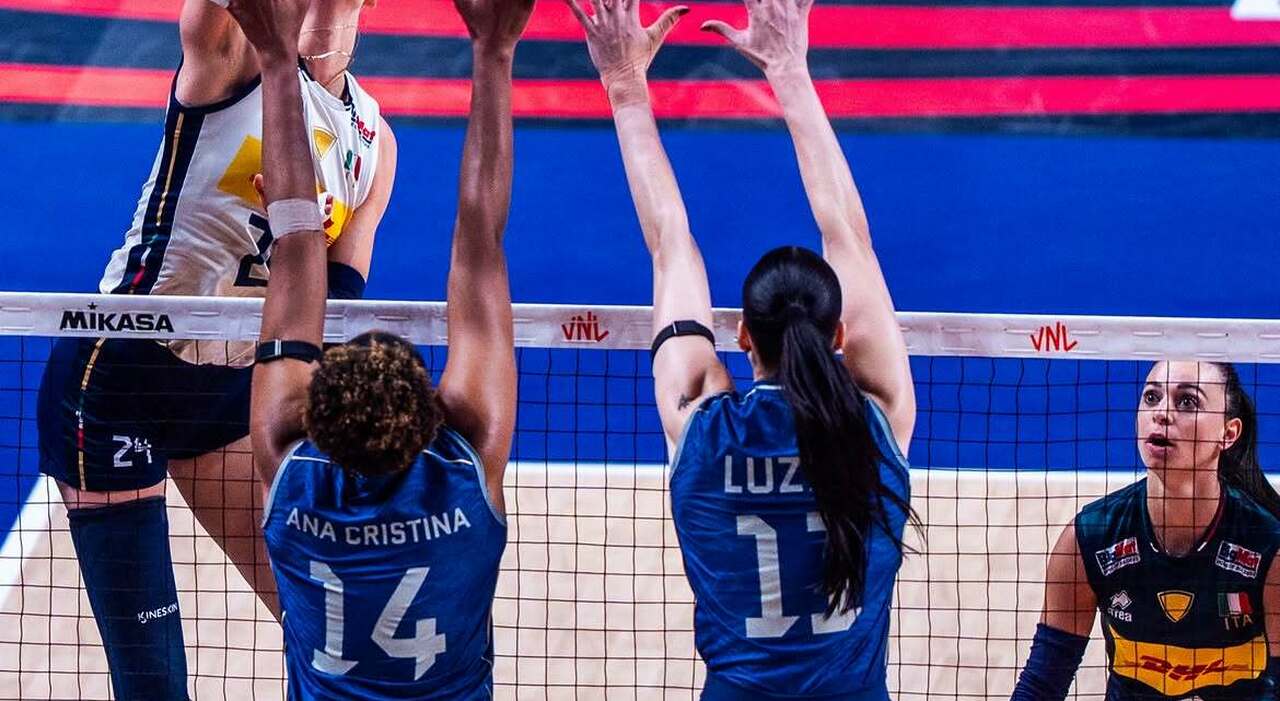 https://statics.cedscdn.it/photos/MED_HIGH/2026/07/25/9672180_25124255_le_azzurre_si_fermano_in_semifinale_dopo_piu_di_due_ore_di_battaglia_l_italia_di_velasco_dev.jpg