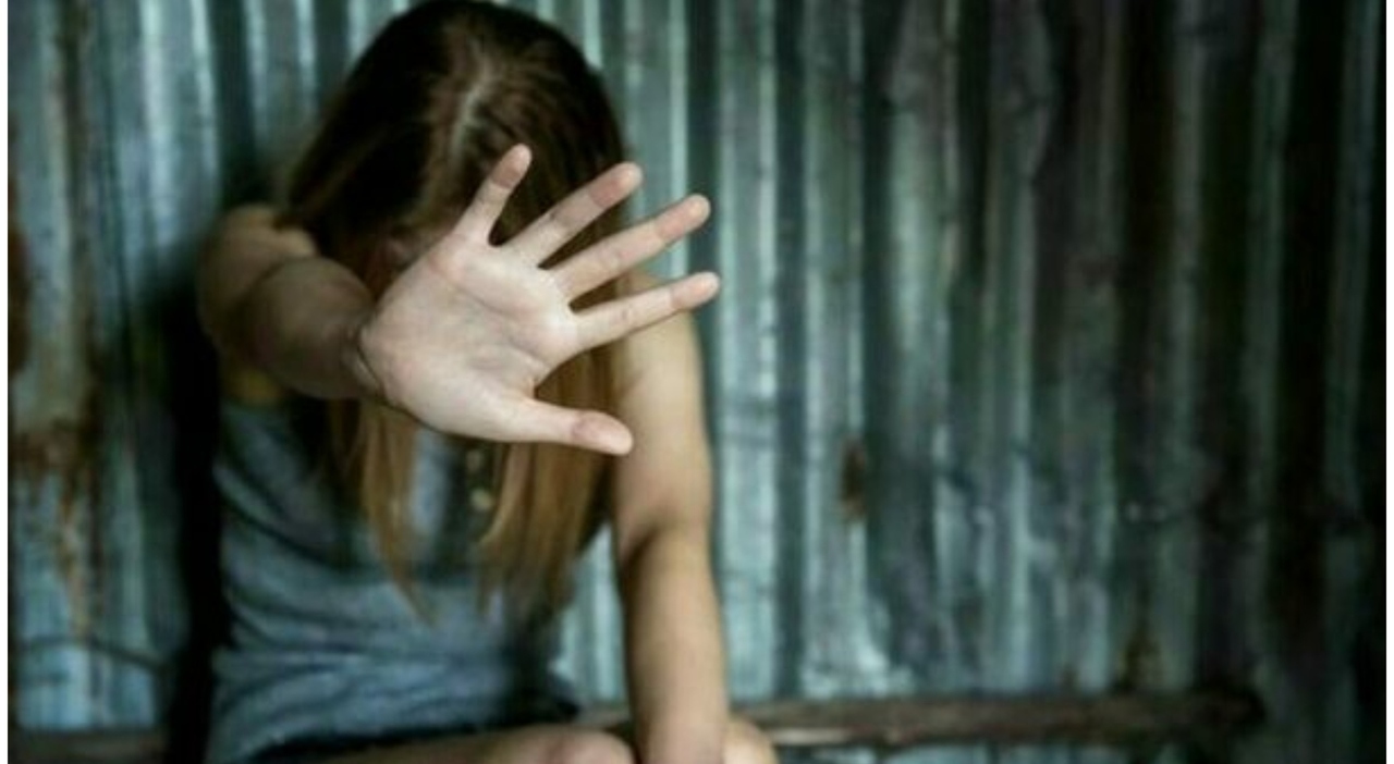 https://statics.cedscdn.it/photos/MED_HIGH/2026/07/25/9672240_25144829_ragazza_di_20_anni_violentata_dall_istruttore_l_orrore_durante_un_corso_di_preparazione_atletica_1_.jpg