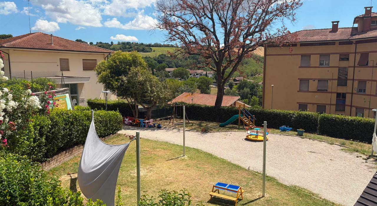 asilo horror a polverigi classe rimasta sola smarrito anche un bimbo le maestre arrestate gettavano acqua per farsi ubbidire da Corriereadriatico.it asilo horror a polverigi classe rimasta sola smarrito anche un bimbo le maestre arrestate gettavano acqua per farsi ubbidire