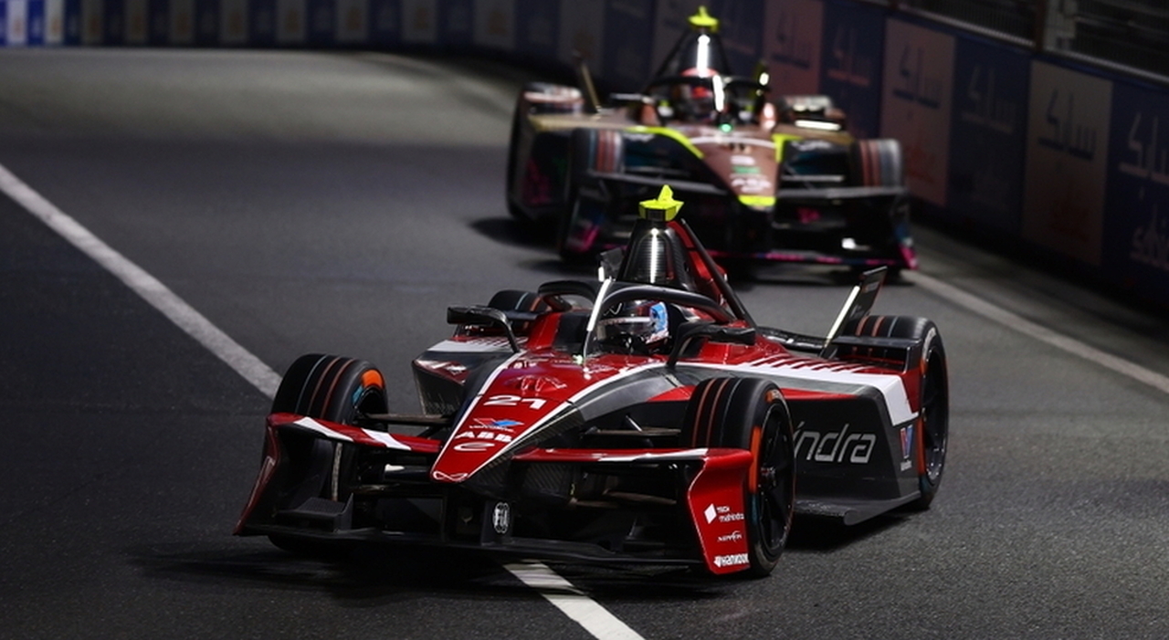 De Vries con la Mahindra vince E-Prix della domenica a Tokyo