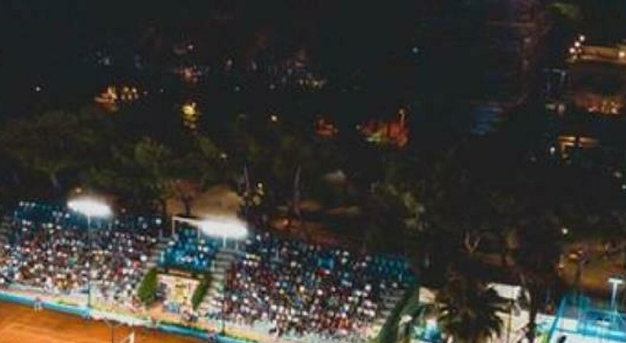 botte da orbi nella finale di calcio a 5 giocatore e spettatore restano feriti durante la copa riviera al circolo maggioni di san benedetto da Corriereadriatico.it botte da orbi nella finale di calcio a 5 giocatore e spettatore restano feriti durante la copa riviera al circolo maggioni di san benedetto