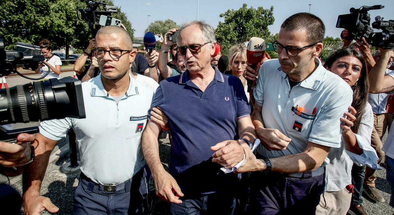 https://statics.cedscdn.it/photos/MED_HIGH/2026/07/27/9674269_28215425_mario_roggero_quando_esce_carcere_data.jpg