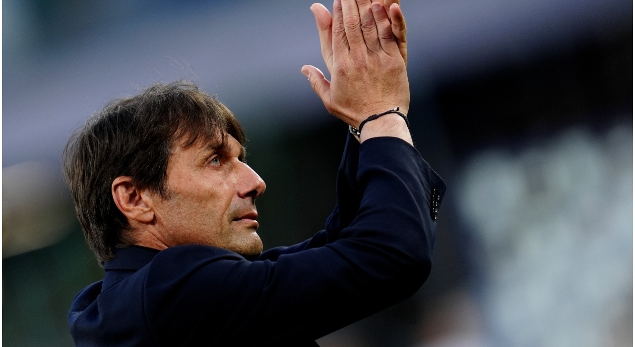 https://statics.cedscdn.it/photos/MED_HIGH/2026/07/27/9675296_28112109_antonio_conte.jpg