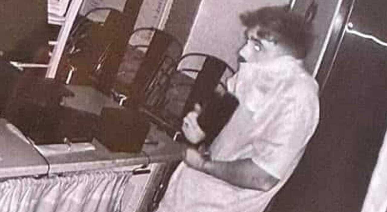cos236 nascono i casi roggero il messaggio dell imprenditore dopo il furto in pizzeria a nocera inferiore da Ilmattino.it cos236 nascono i casi roggero il messaggio dell imprenditore dopo il furto in pizzeria a nocera inferiore