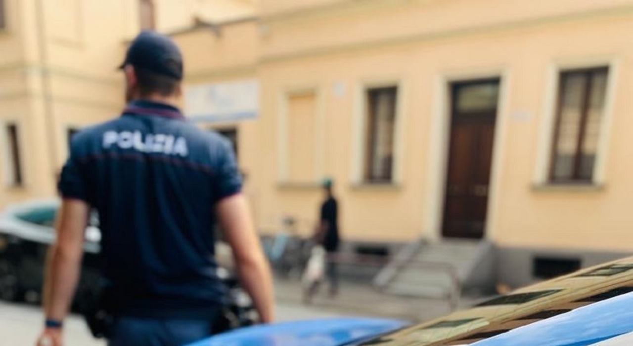 https://statics.cedscdn.it/photos/MED_HIGH/2026/07/28/9677766_28193702_aggressione_pugni_due_persone_piazza_della_frutta_34enne_foglio_via.jpg