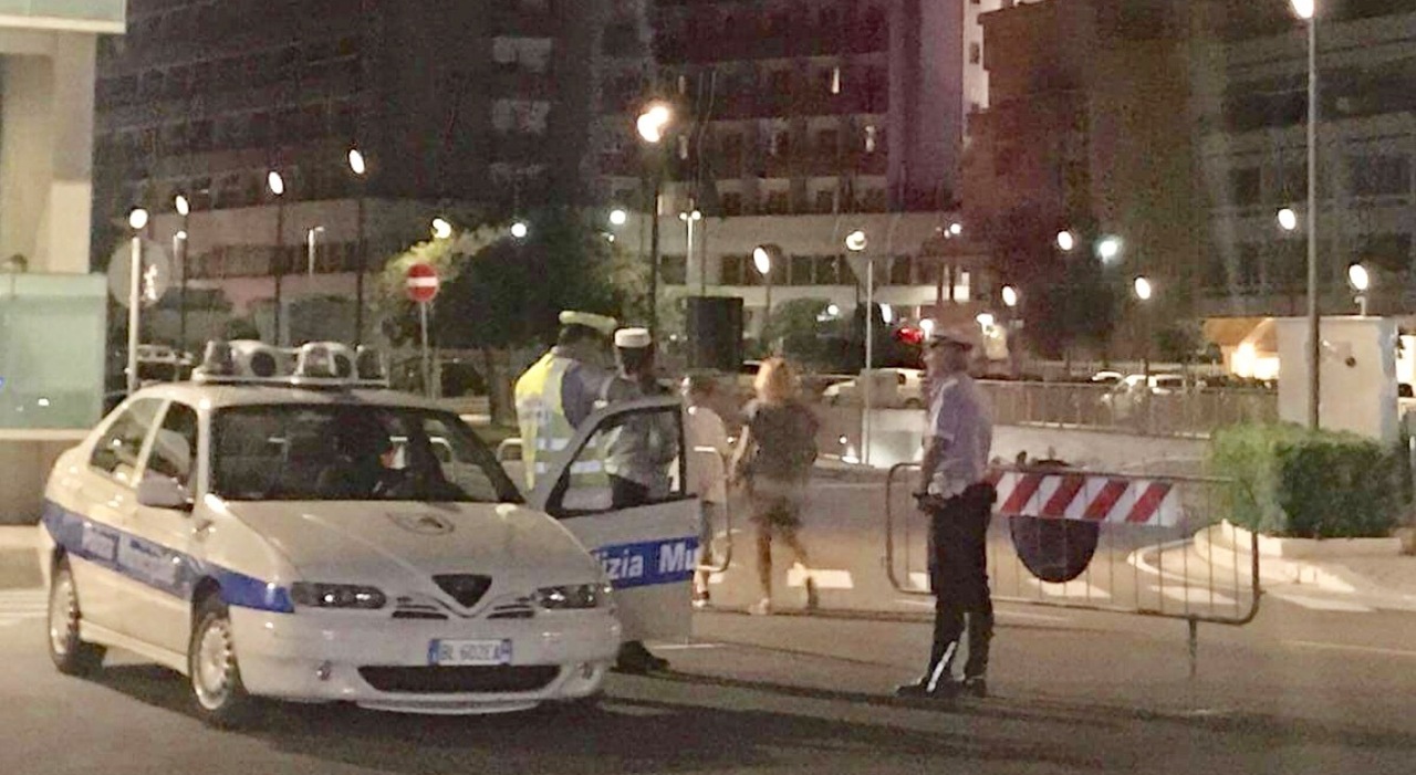 trova 900 euro mentre passeggia sul corso di senigallia con i genitori bimba di 10 anni li consegna ai vigili da Corriereadriatico.it trova 900 euro mentre passeggia sul corso di senigallia con i genitori bimba di 10 anni li consegna ai vigili