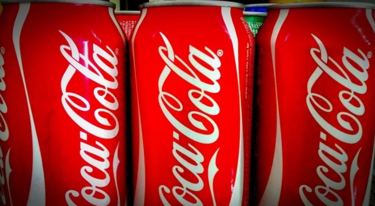 https://statics.cedscdn.it/photos/MED_HIGH/2026/07/29/9679253_29124514_coca_cola_trovata_la_ricetta_della_sua_antenata_italiana_l_elisir_ottocentesco_che_alleviava_la.jpg