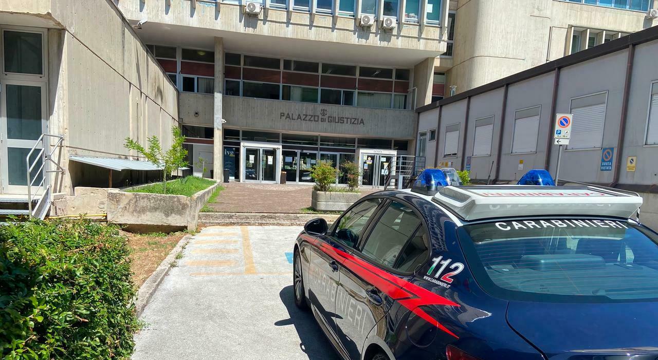 truffatore in taxi per prendere il maxi bottino il finto carabiniere di 19 anni viene arrestato a montecosaro da Corriereadriatico.it truffatore in taxi per prendere il maxi bottino il finto carabiniere di 19 anni viene arrestato a montecosaro