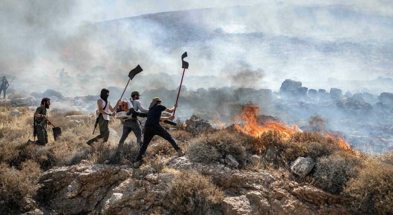 https://statics.cedscdn.it/photos/MED_HIGH/2026/07/30/9680955_30081211_incendi_grecia_creta_evacuati_oggi.jpg
