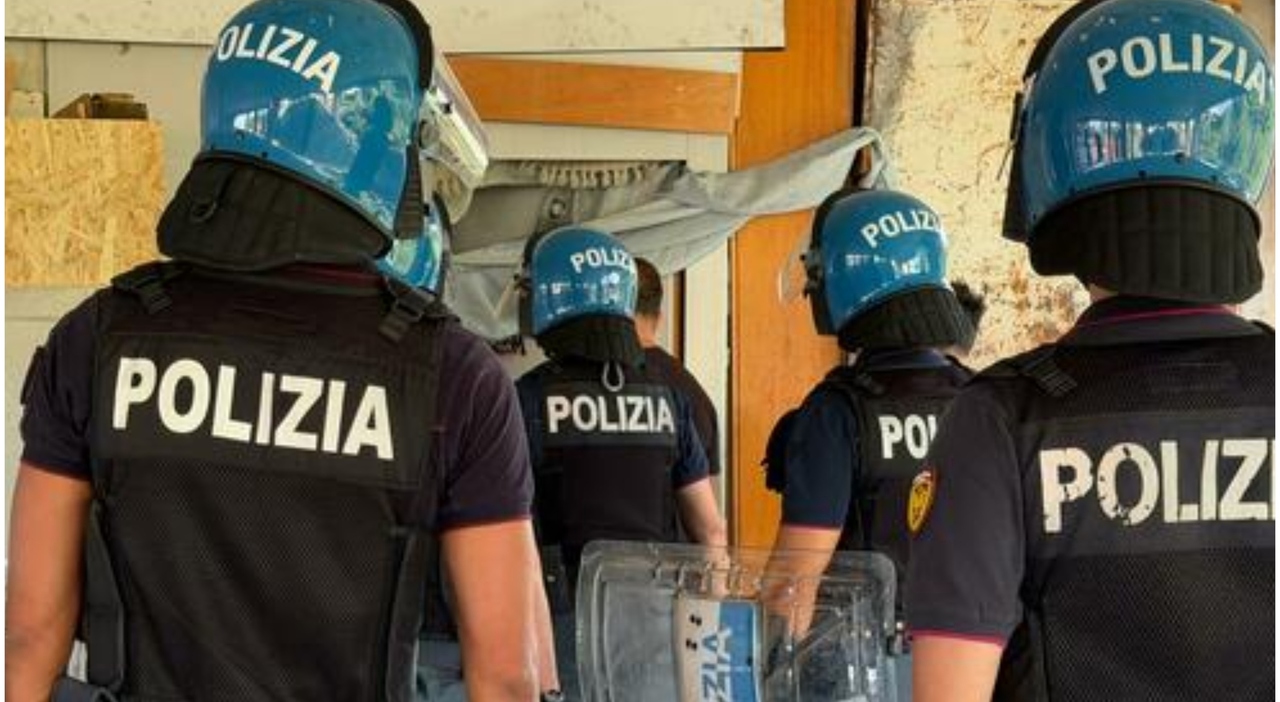 https://statics.cedscdn.it/photos/MED_HIGH/2026/07/30/9680966_30082944_hashish_marijuana_cucina_bunker_casa_vacanze_magliana_roma.jpg