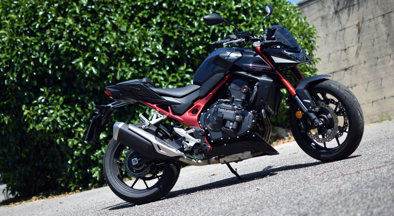 Honda CB750 Hornet - Prova Irace