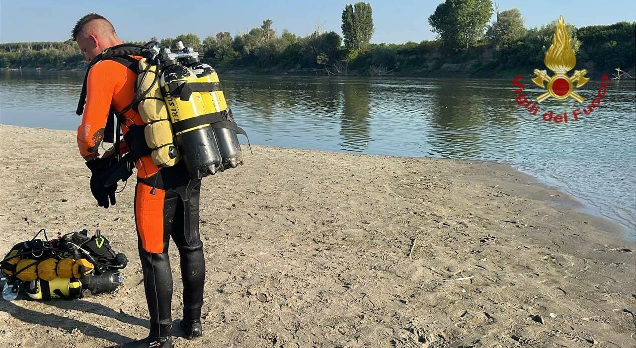si tuffa nel po per salvare la figlia in difficolt224 36enne riesce a riportarla a riva poi si inabissa e scompare nel fiume da Ilgazzettino.it si tuffa nel po per salvare la figlia in difficolt224 36enne riesce a riportarla a riva poi si inabissa e scompare nel fiume