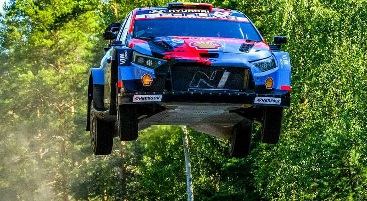 Le Hyundai i20 N di Fourmaux e Neuville al comando in Finlandia dopo lo stage inaugurale