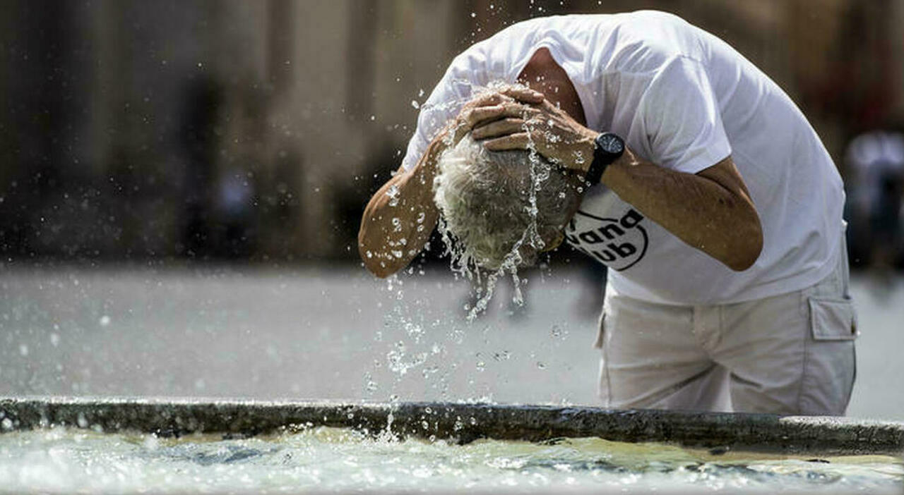 https://statics.cedscdn.it/photos/MED_HIGH/2026/07/31/9683552_31212304_caldo_record_bollino_rosso_citta_regioni_rischio_meteo_previsioni_weekkend.jpg