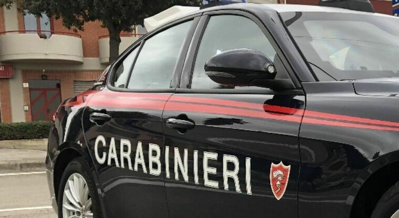 https://statics.cedscdn.it/photos/MED_HIGH/2026/08/01/9684852_01120436_sfonda_martellate_porta_ragazza_bologna_19enne_taser_arresto.jpg