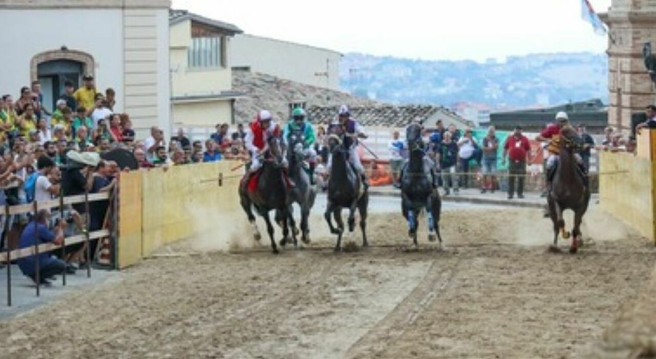 cavalcata dellassunta il vescovo e la polemica sulla processione la devozione non diventi divisiva da Corriereadriatico.it cavalcata dellassunta il vescovo e la polemica sulla processione la devozione non diventi divisiva