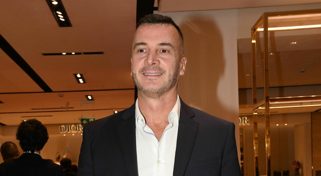 https://statics.cedscdn.it/photos/MED_HIGH/2026/08/01/9685185_01201155_rocco_casalino.jpg