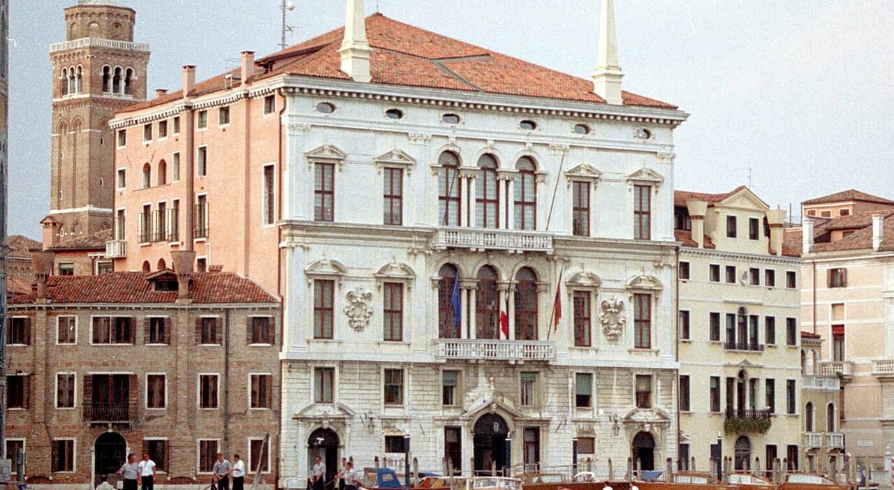 Dirigenti del Veneto con salari pubblicati sul Bollettino Ufficiale, compresi i più alti e i più bassi