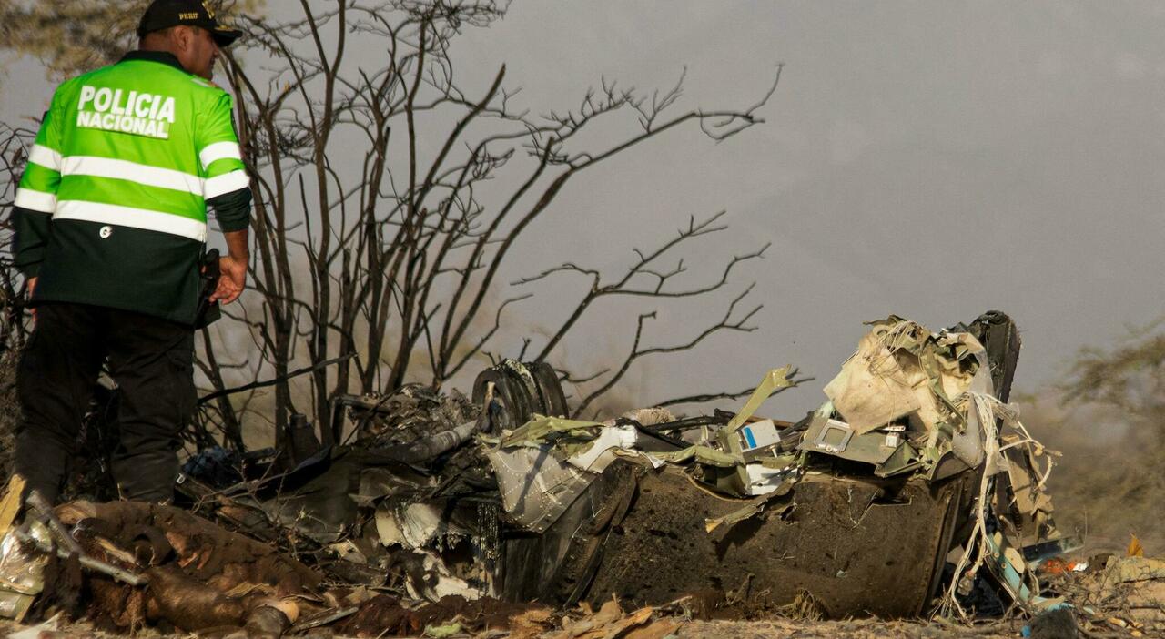 https://statics.cedscdn.it/photos/MED_HIGH/2026/08/02/9686309_02080817_incidente_aereo_peru_linee_di_nazca_cosa_e_successo.jpg