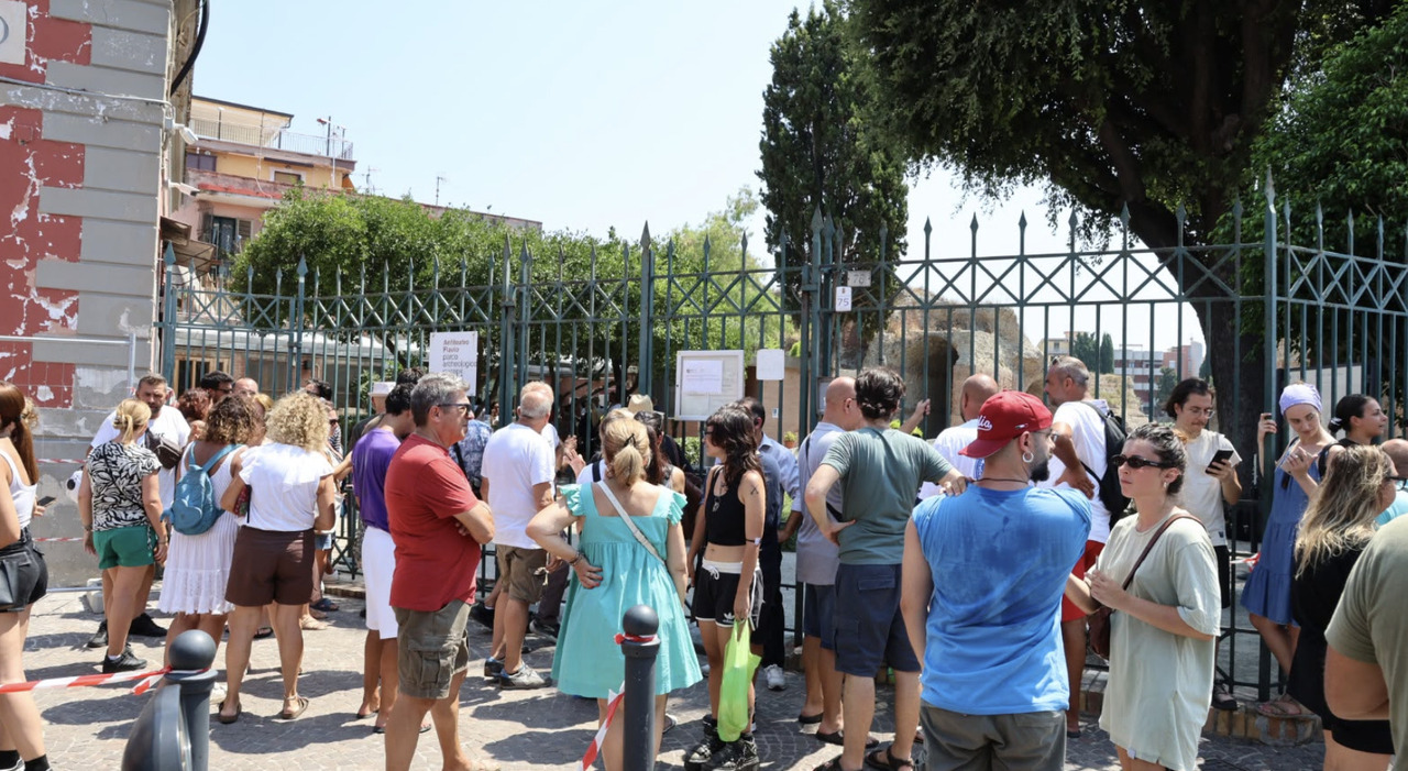 pozzuoli arriva il ministro della cultura scatta la protesta giuli vicini alla popolazione da Ilmattino.it pozzuoli arriva il ministro della cultura scatta la protesta giuli vicini alla popolazione