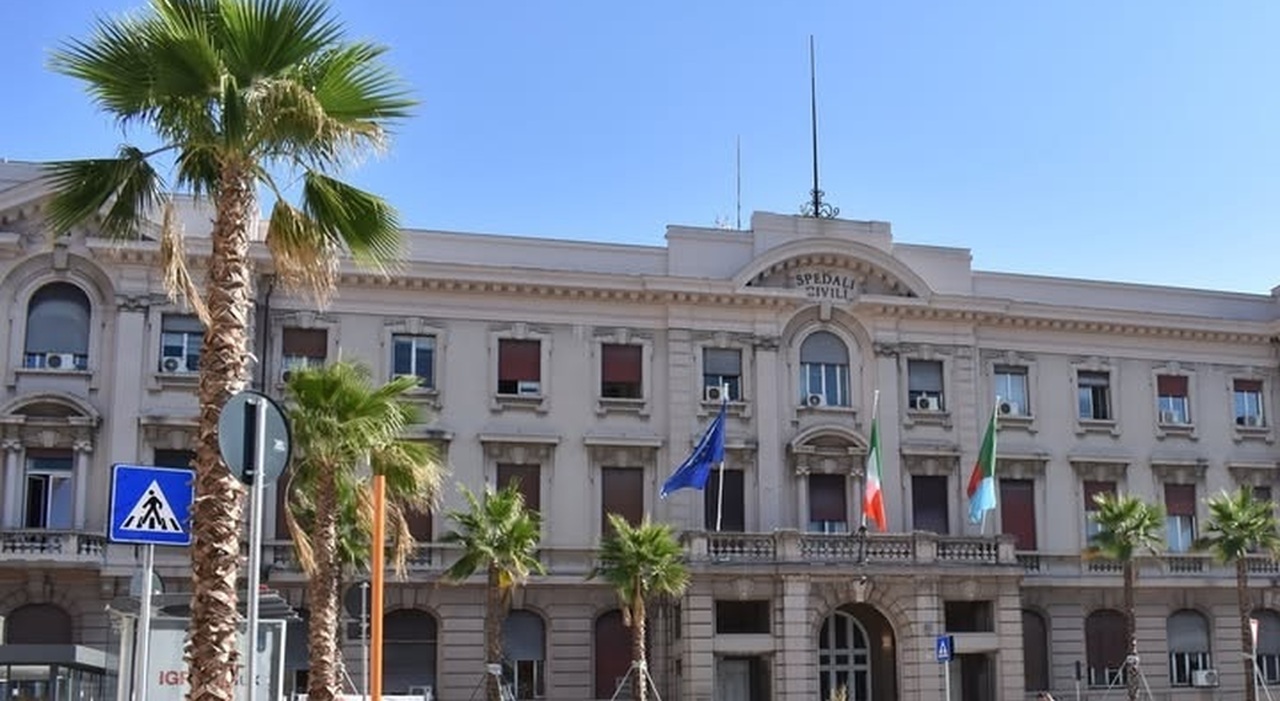 https://statics.cedscdn.it/photos/MED_HIGH/2026/08/03/9688264_03171702_ospedale_genova.jpg