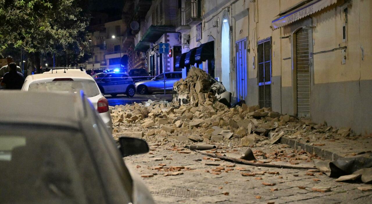 campi flegrei 13 scuole inagibili dopo il terremoto 700 sfollati autobotti e chiese danneggiate da Ilmattino.it campi flegrei 13 scuole inagibili dopo il terremoto 700 sfollati autobotti e chiese danneggiate