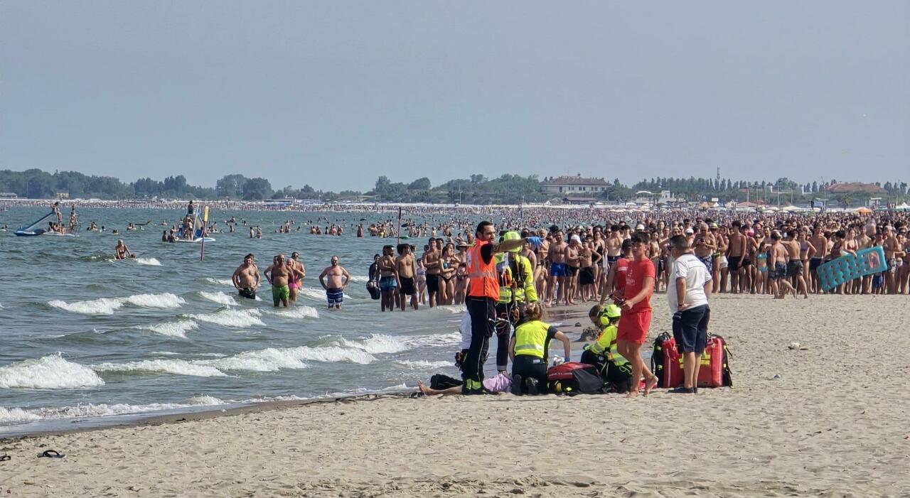 malore mentre fa il bagno in mare i bagnini provano a rianimarlo tentativi vani turista muore sulla spiaggia da Ilgazzettino.it malore mentre fa il bagno in mare i bagnini provano a rianimarlo tentativi vani turista muore sulla spiaggia