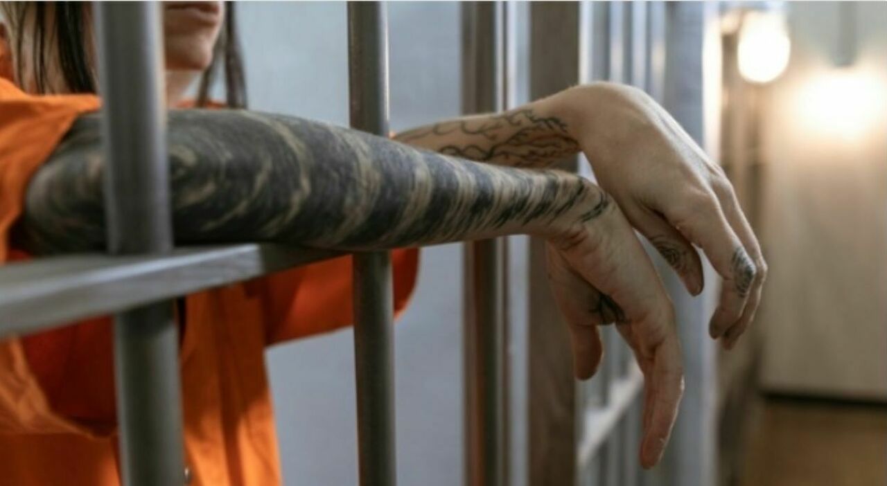 https://statics.cedscdn.it/photos/MED_HIGH/2026/08/06/9693525_06073850_carcere1.jpg