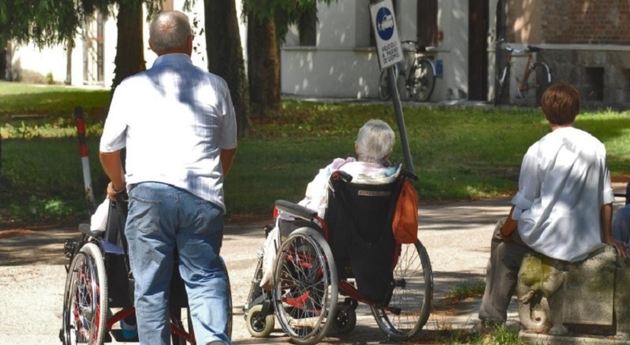Anziani in casa di riposo con temperature elevate, famiglie segnalano problemi di salute