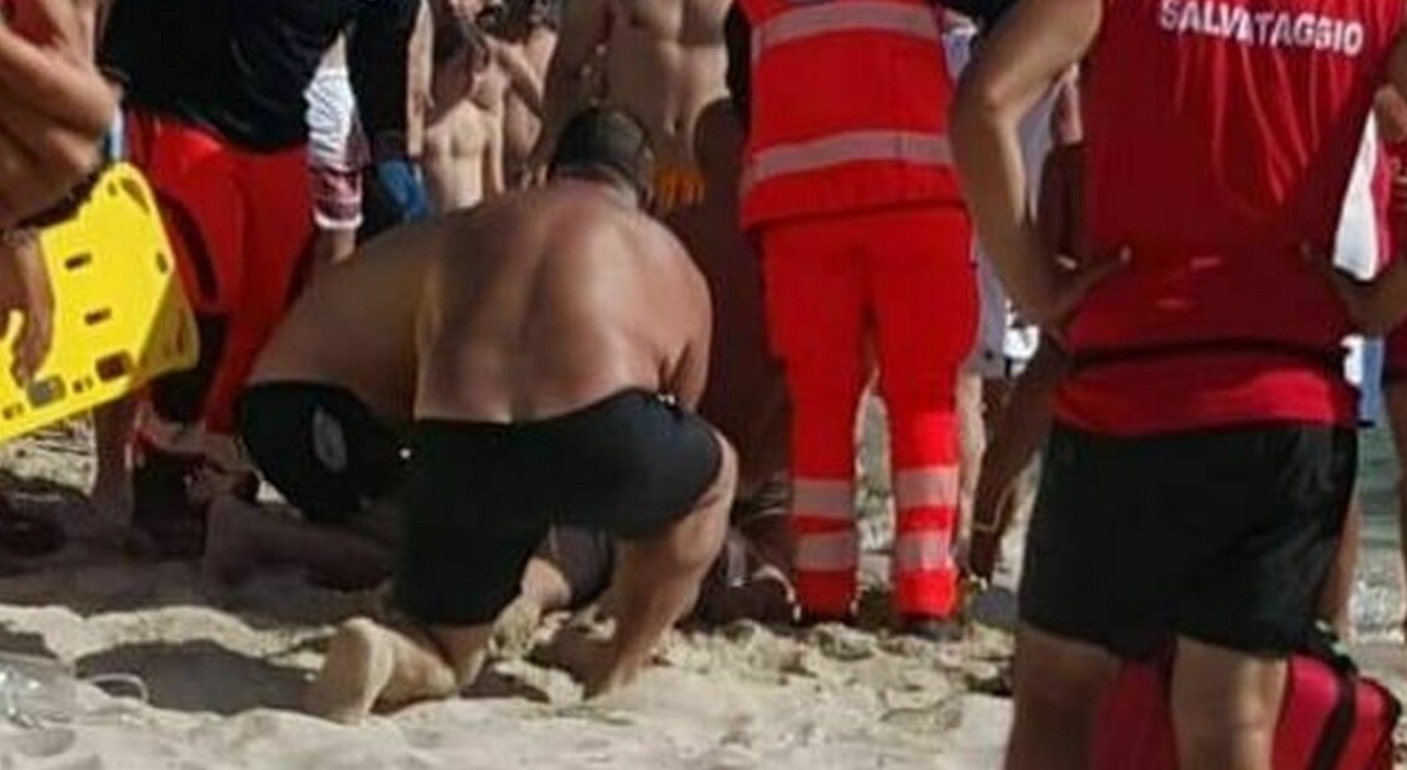 https://statics.cedscdn.it/photos/MED_HIGH/2026/08/07/9695896_07145835_morto_spiaggia.jpg