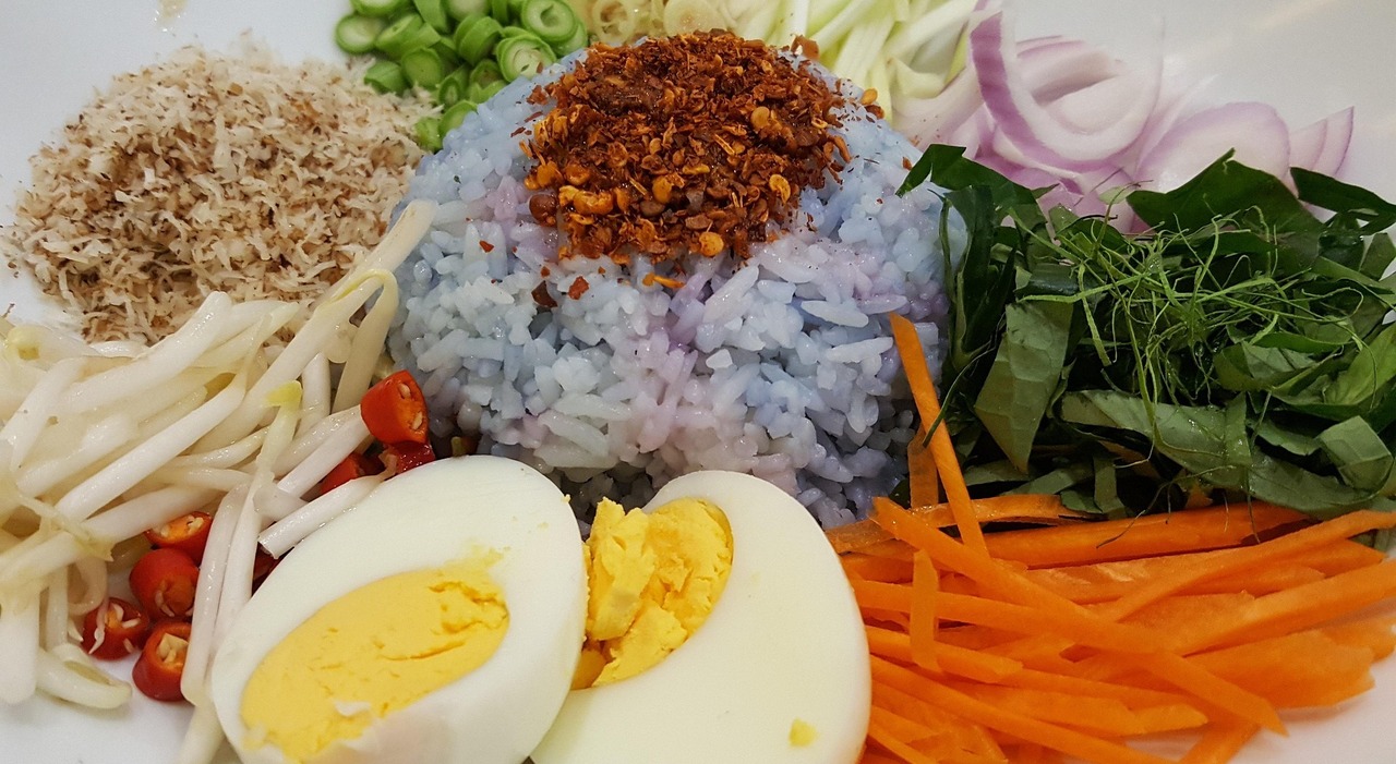 https://statics.cedscdn.it/photos/MED_HIGH/2026/08/07/9696207_07201606_pasrasaa_thai_southern_food_1451577_1920.jpg