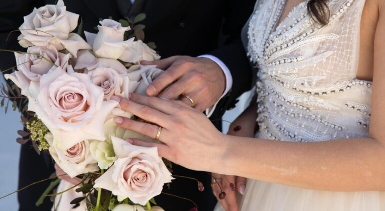 https://statics.cedscdn.it/photos/MED_HIGH/2026/08/08/9697312_08070225_dipendente_licenziata_dopo_matrimonio_tribunale_causa.jpg