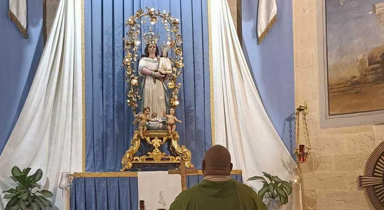 furto in chiesa rubati ori e offerte alla madonna la denuncia del parroco