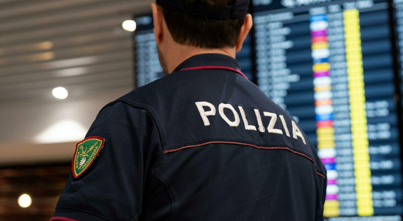 https://statics.cedscdn.it/photos/MED_HIGH/2026/08/08/9697374_08090821_italia_spagna_controlli_frontiere_cosa_cambia_viaggi_aereo_nave_legge.jpg