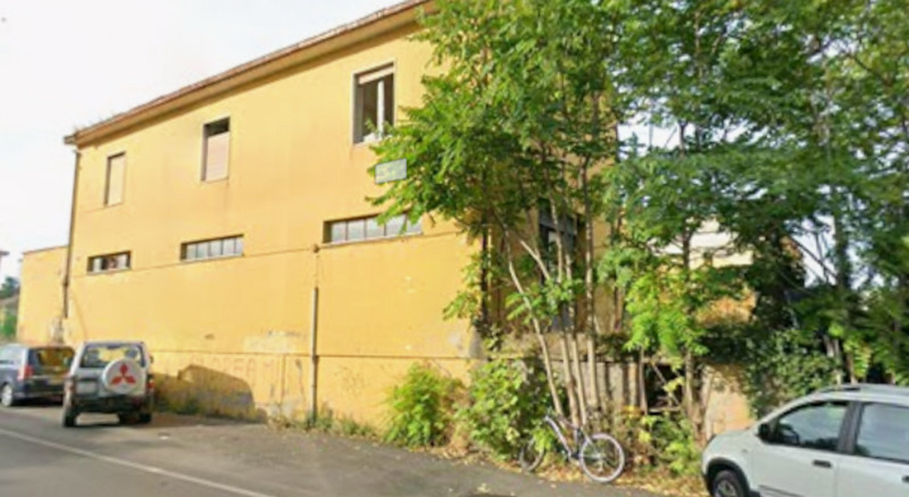https://statics.cedscdn.it/photos/MED_HIGH/2026/08/08/9697588_08135040_ragazza_trovata_morta_viterbo_via_francesco_baracca_chi_e.jpg