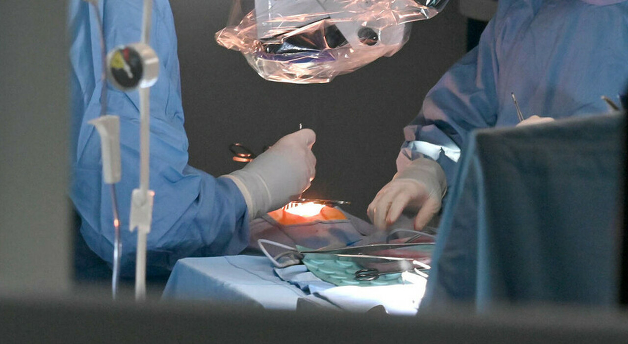 Tre chirurghi in ospedale revocati autorizzazione per attività privata non segnalata, contestata da ispezioni